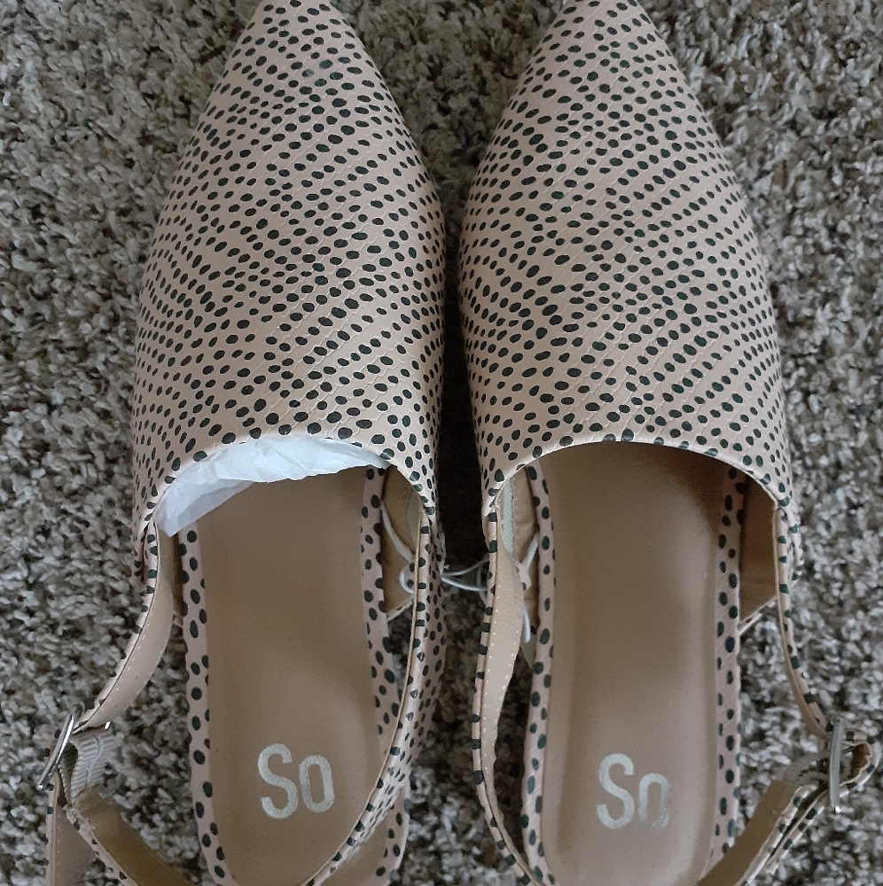 Women flats